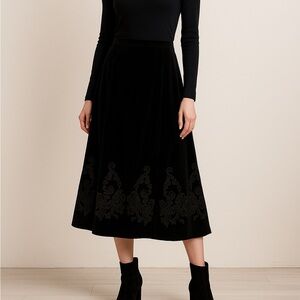 Laura Ashley Black Velvet Cotton Blend Embroidered Side Zip Midi Skirt Size 10